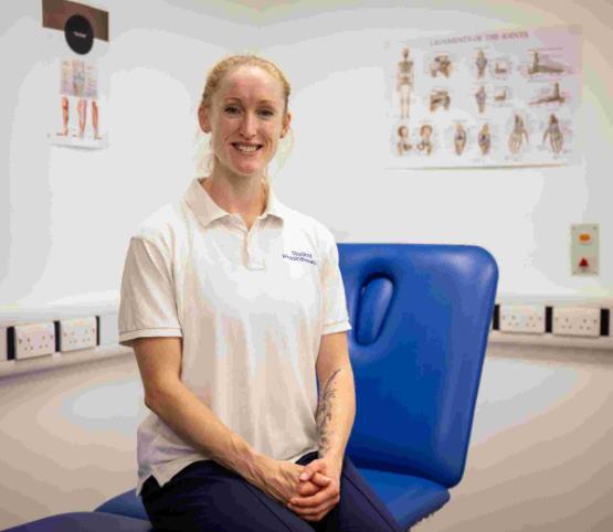 Graduatiung student Steph Ifould in the clinic Graduatiung student Steph Ifould in the clinic