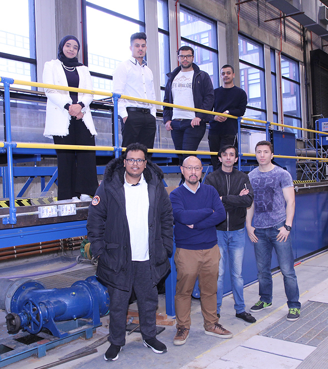 Students and Dr Jaan Pu in the Civil Engineering labs.